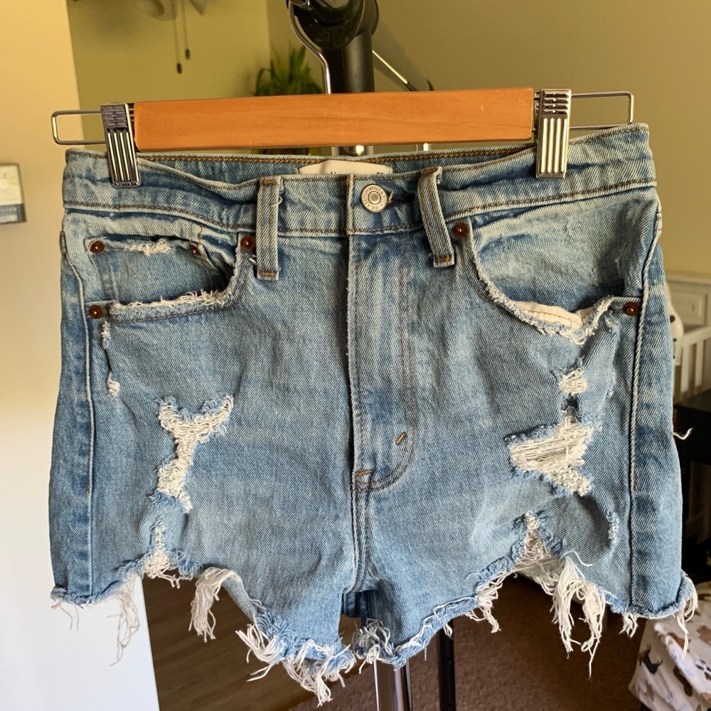 Abercrombie & Fitch High Rise Mom Jean Shorts 26